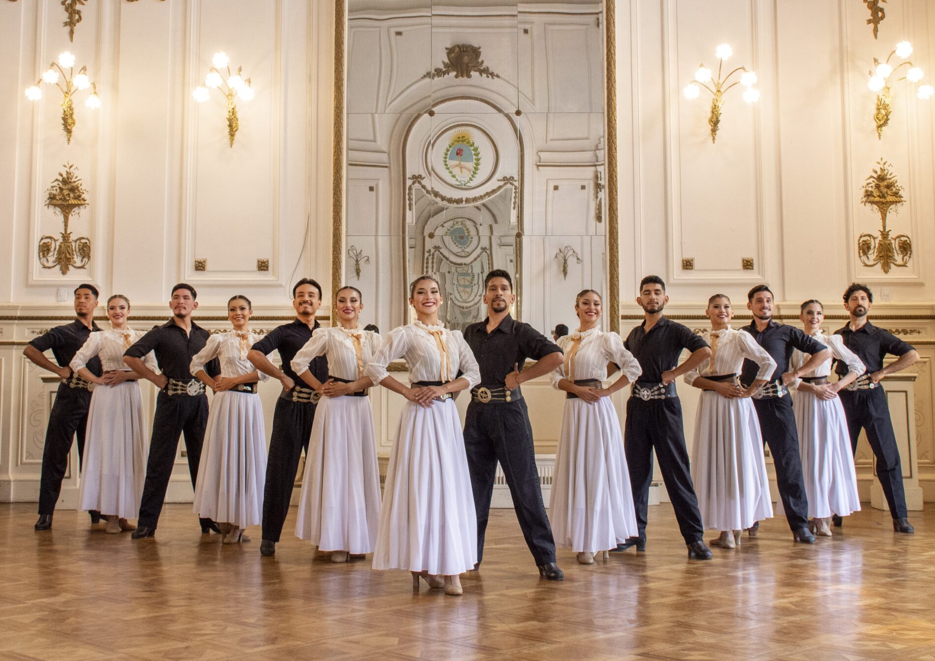 El Galpón celebra julio cultural junto al Ballet Folklórico Provincial -  Ministerio de Educación, Cultura, Ciencia y Tecnología.