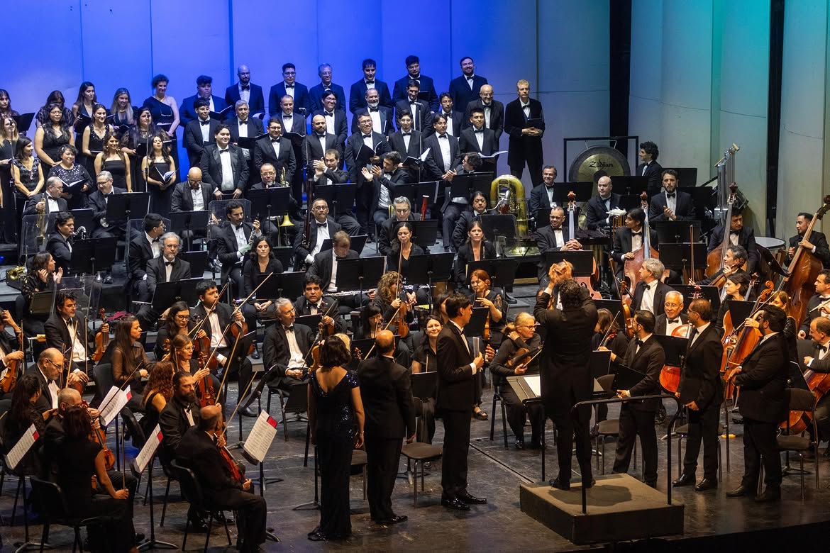 paso-la-primera-noche-de-opera-y-hoy-se-repite-un-espectaculo-memorable-se-vivio-anoche-e-10